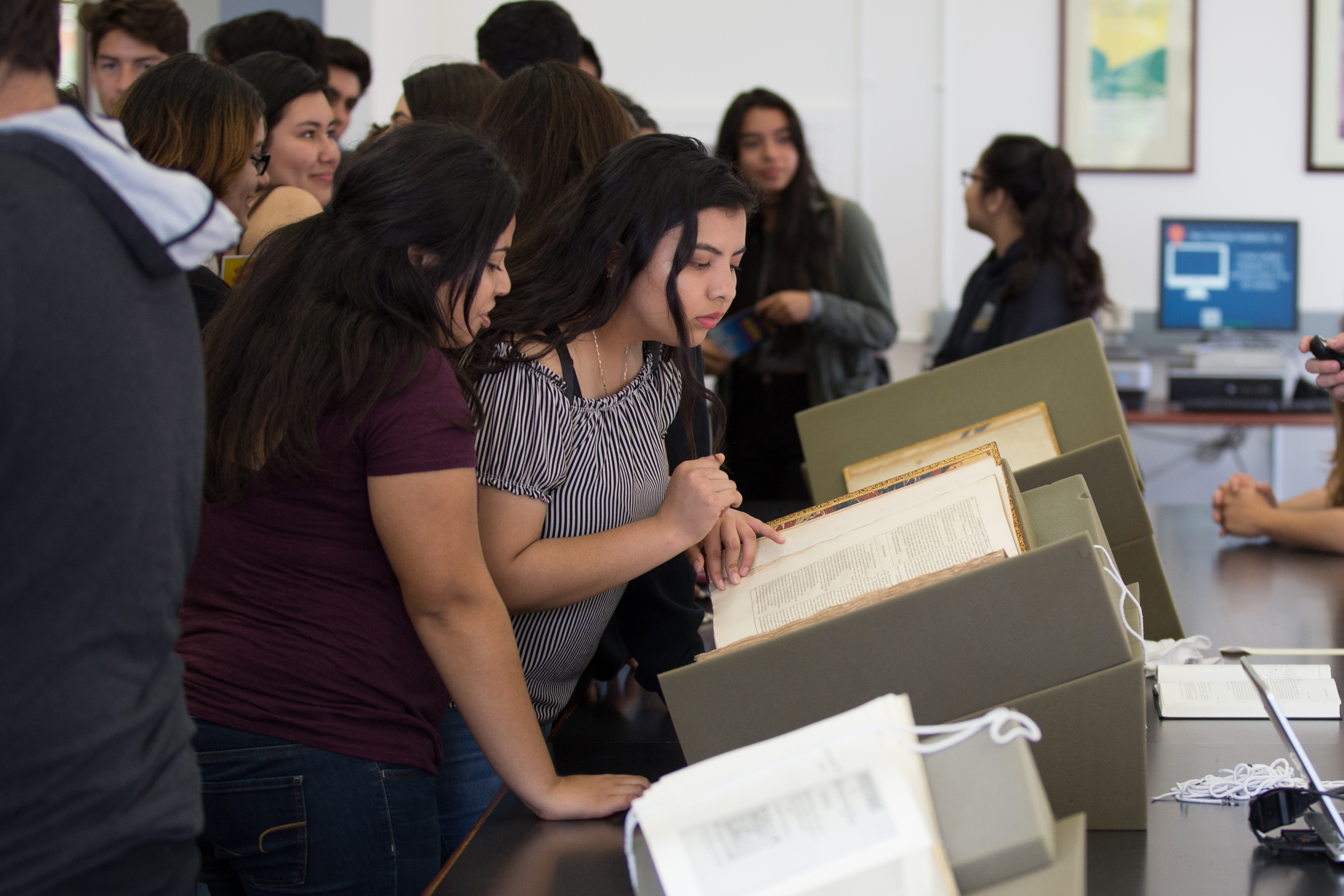 Segerstrom High students view the First Folio